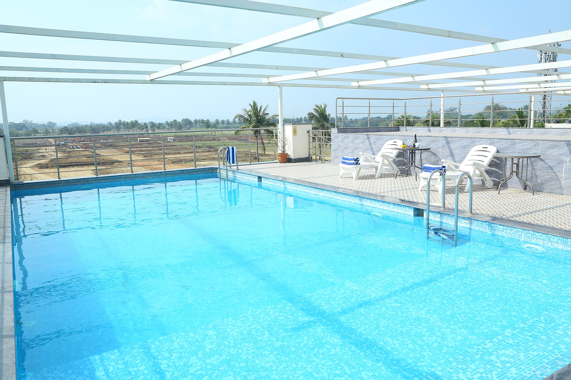 Hotel with Swimming Pool in Hampi
